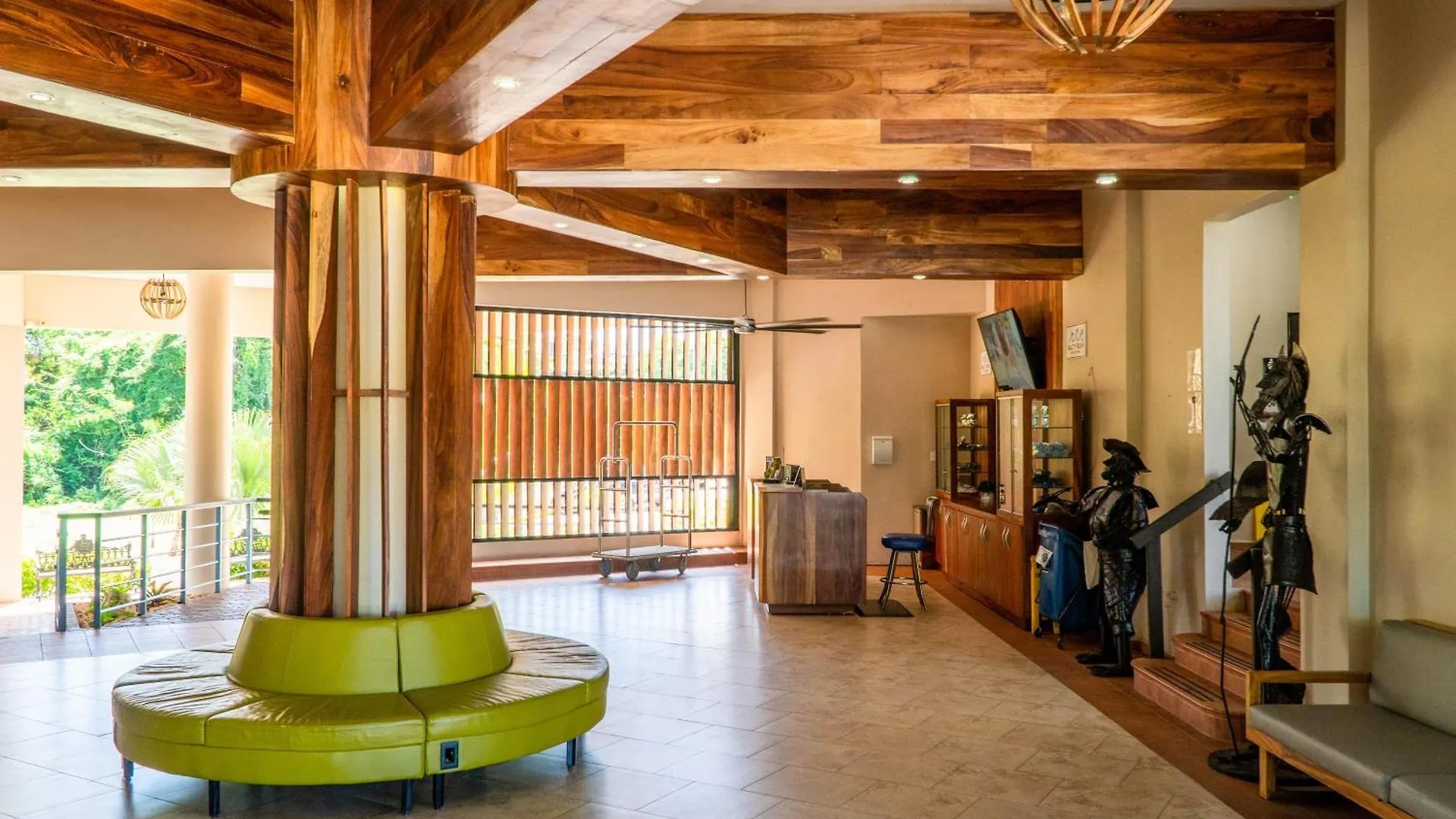 Parador El Faro Aguadilla